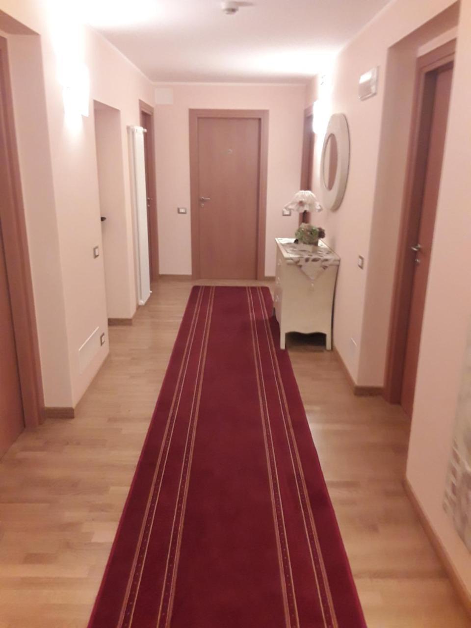 Hotel Ferrari Кастьоне-делла-Презолана Екстер'єр фото